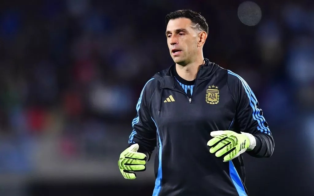 哈兰德速度冲垮整条防线（哈兰德飞速撕裂整条防线）