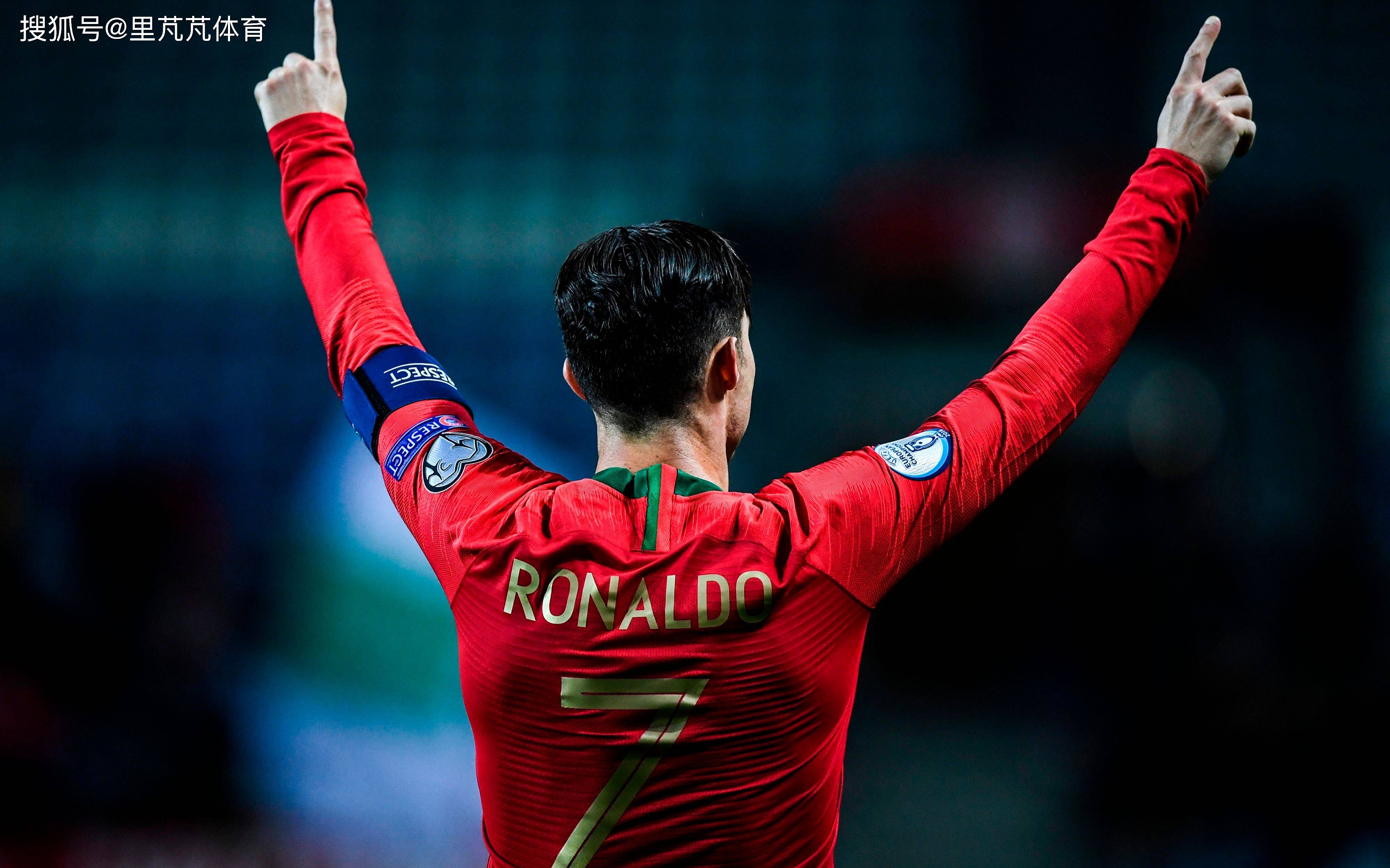 贝纳蒂亚：裁判偷了我们的点球，和他们说话时几乎都不看你（贝纳蒂亚：裁判抢走了我们的点球，与他们交流时几乎不看人）