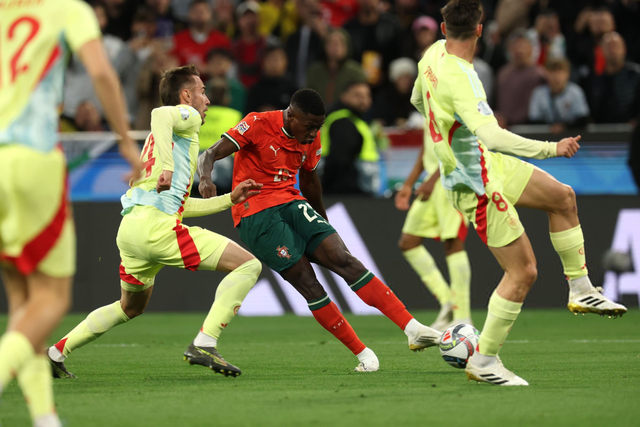 澳超战报：纳布特绝杀球被吹，中央海岸水手0-0墨尔本城（澳超赛况：纳布特绝杀被判无效，中央海岸水手0-0战平墨尔本城）