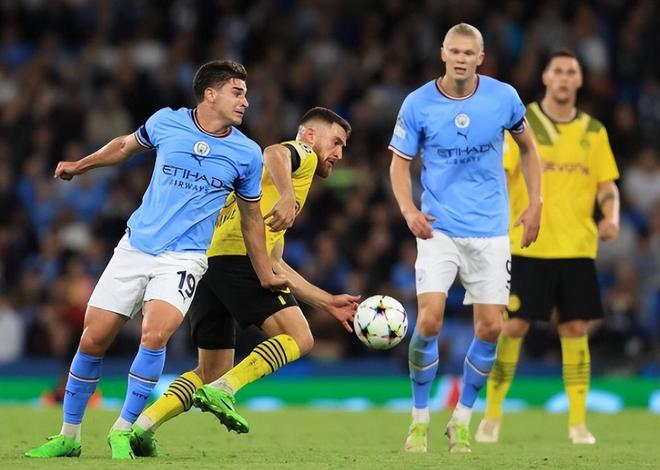 格纳布里：很高兴能拿下比赛，但最让人激动的是阿方索的回归（格纳布里：赢球令人欣喜，更让人振奋的是阿方索的复出）