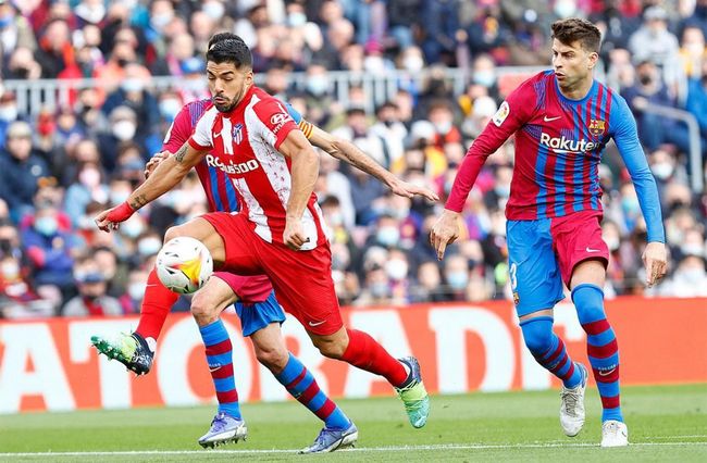 记者：多家豪门有意荷甲19岁中场斯密特，后者被标价2200万镑（记者称，多家豪门追逐荷甲19岁中场斯密特，标价2200万英镑）