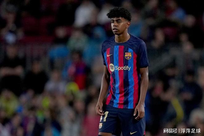 懂球帝2025年11月MVP候选出炉：姆巴佩、哈兰德领衔，莱万在列（懂球帝发布2025年11月MVP候选名单：姆巴佩、哈兰德领军，莱万入选）