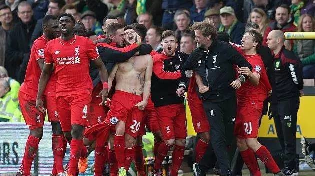 健身教练转行短跑选手拿下银牌刀锋战士减重几十公斤拿下银牌（前健身教练化身“刀锋战士”，减重数十公斤勇夺短跑银牌）